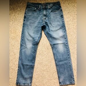 Levi’s Denizen Jeans. Size 31” x 30”.